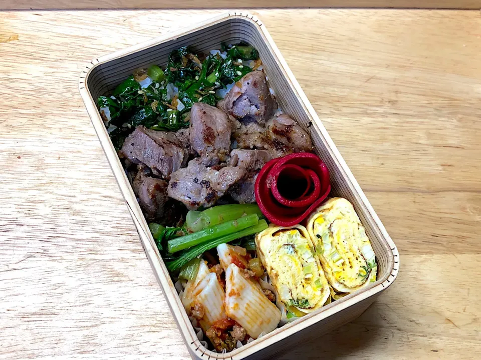 Snapdishの料理写真:猪肉ソテー 弁当。赤大根の甘酢漬け添え|弁当 備忘録さん