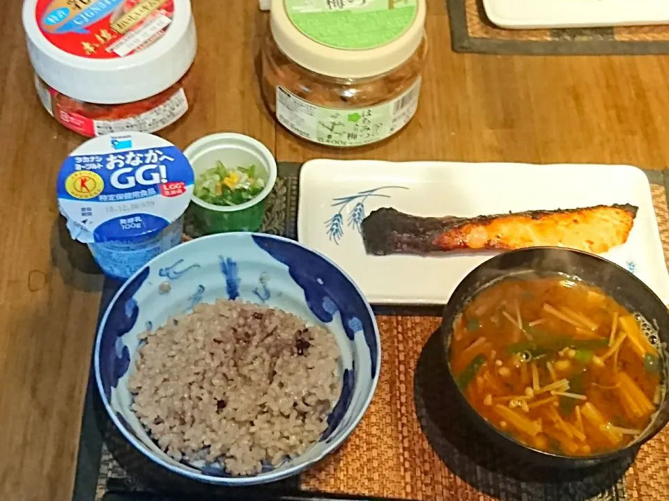 Snapdishの料理写真:納豆&鮭の西京漬け&えのきの味噌汁|まぐろさん