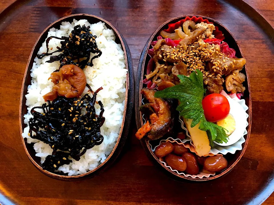 Snapdishの料理写真:本日もお弁当🍱豚肉付け焼き🥩ナストマト炒め🍆🍅タラ子こんにゃく🌰金時豆🌰ゆで卵🥚 #息子弁当  #わっぱ弁当  #豚肉巻き  #なす炒め  #ゆで卵  #中島公園  #札幌|Yukie  Toriseさん