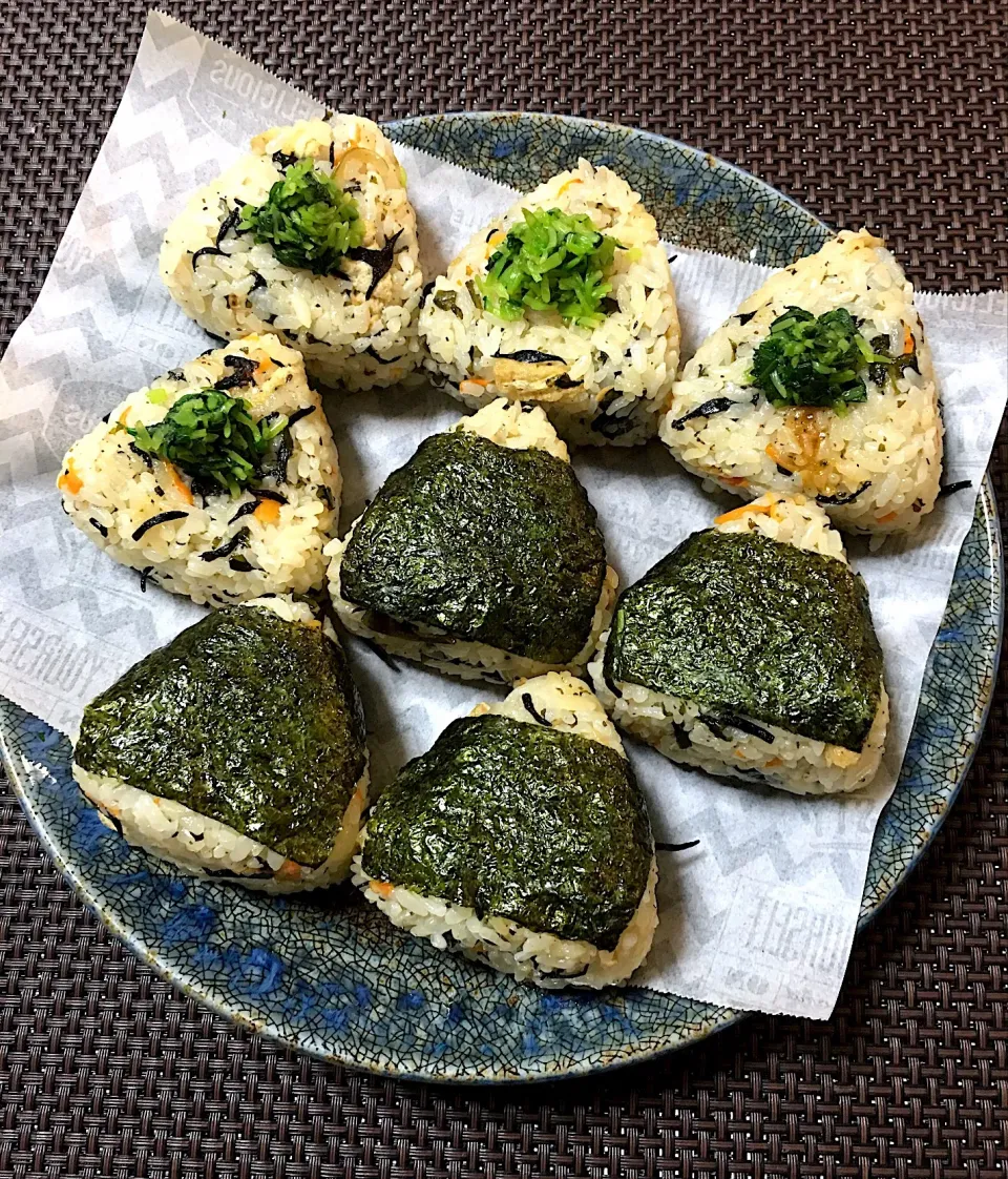 しじみとひじきの海ごはん🍙 のり & 三つ葉|kiusoudaiさん