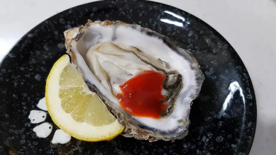 fresh oysters for appetizer|steven z.y.さん