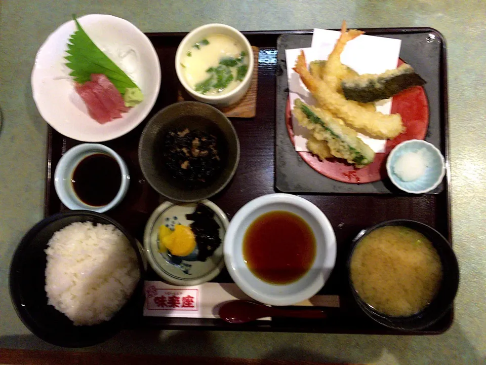 日替り定食(天ぷらと刺身)|ばーさんさん