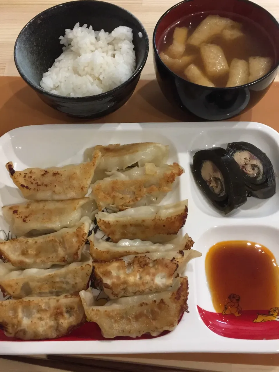 ・焼き餃子
・秋刀魚の昆布巻き
・お味噌汁|ぺろたんさん