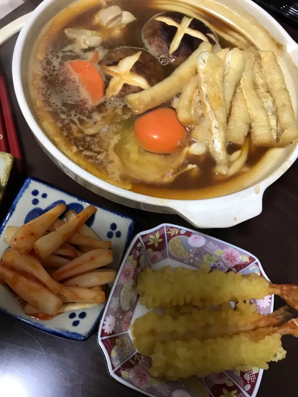 11月27日晩ご飯。お土産にもらった味噌煮込みうどん🥘|あやさん