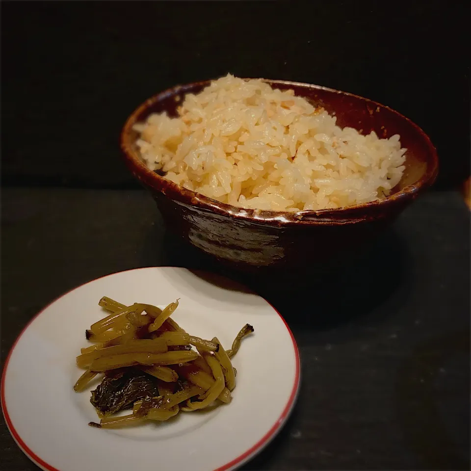 わさびの茎の三杯酢の作り方 ご飯のお供からお酒のアテまでこなす一皿です😋|佐野未起さん