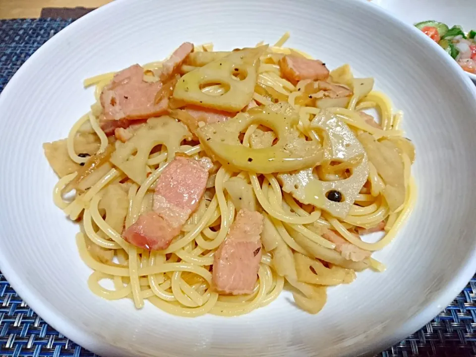 Snapdishの料理写真:蓮根とベーコンのパスタ|梟姉さんさん