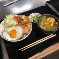 Snapdishの料理写真:まかない飯|なべちゃんさん