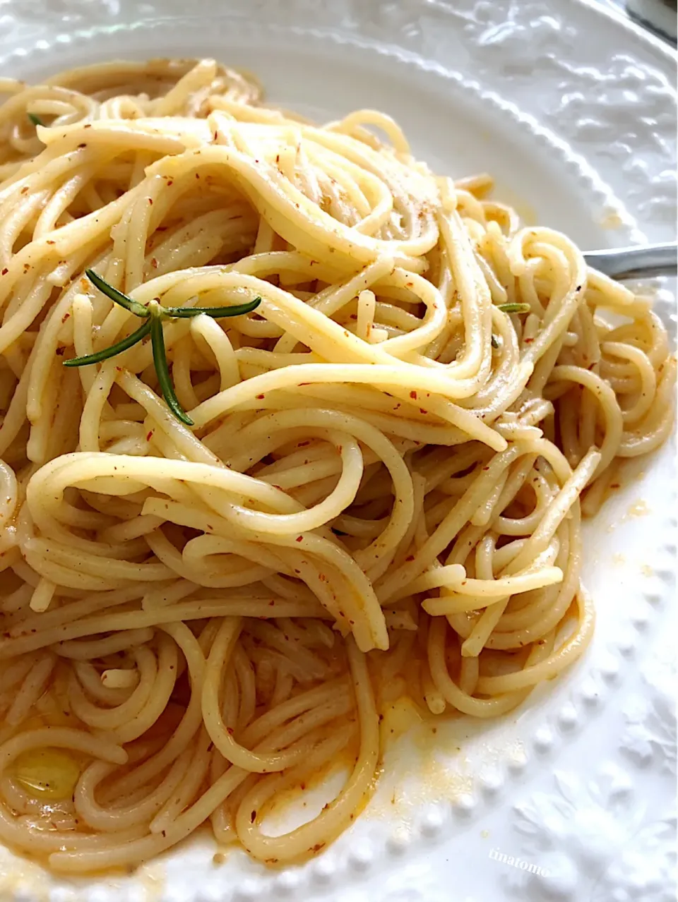 Snapdishの料理写真:鷹の爪代わりに唐辛子パウダーでペペロンチーノ風パスタ😋|Tina Tomoko😋さん