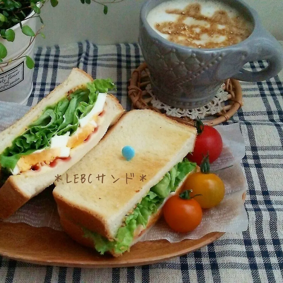 Snapdishの料理写真:＊レタスたっぷり🎵LEBCサンド＊|sayakaさん