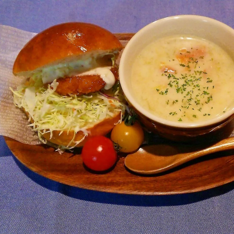 ＊チキンカツバーガー&ポトフのリメイクスープ＊|sayakaさん