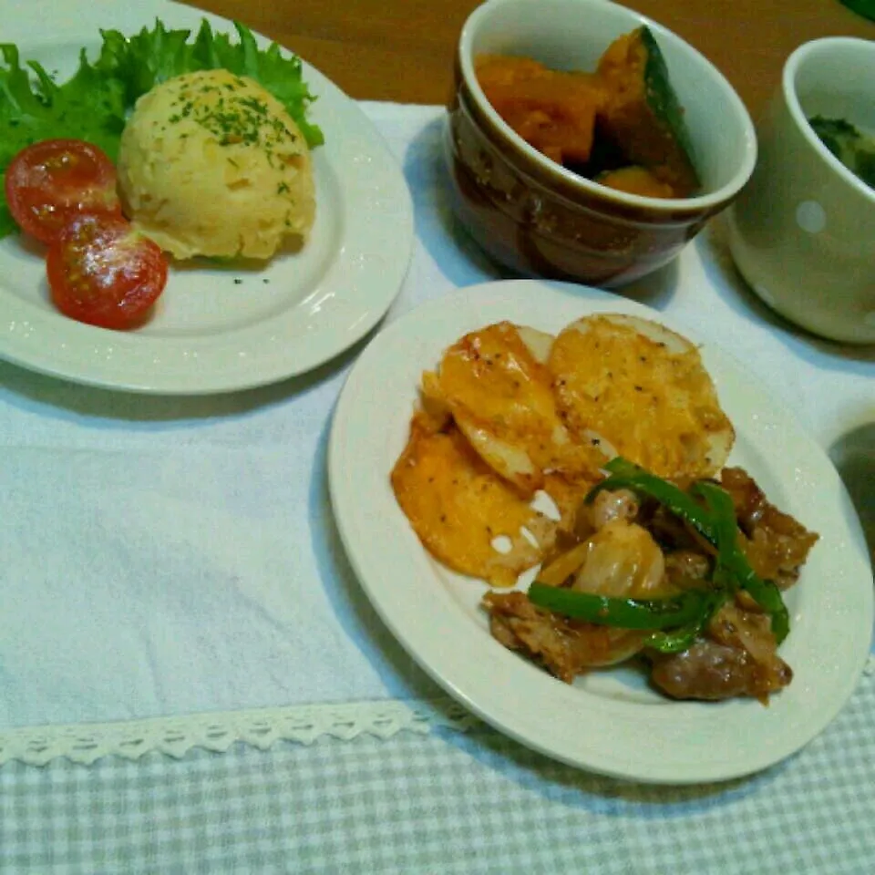 Snapdishの料理写真:今日夕飯～ごちそうさんさんの蓮根のカリカリチーズ焼き～|sayakaさん