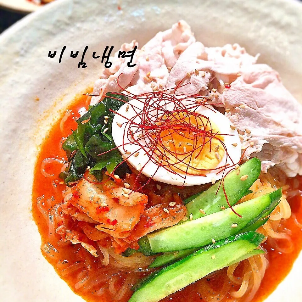 Snapdishの料理写真:夏はやっぱりコレ^ ^ 豚しゃぶビビン麺♪|Lizさん