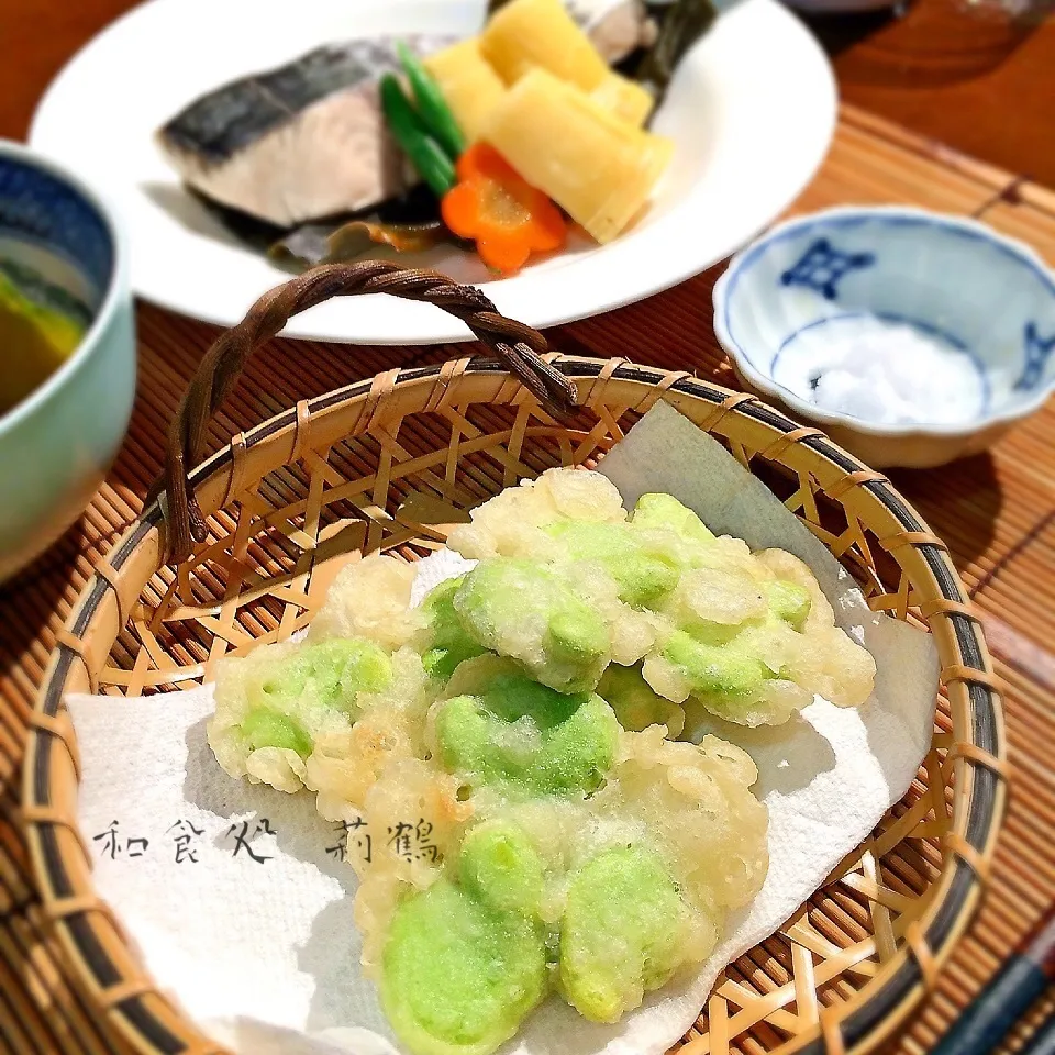 Snapdishの料理写真:春の味♡サクサク甘〜い空豆のかき揚げ|Lizさん