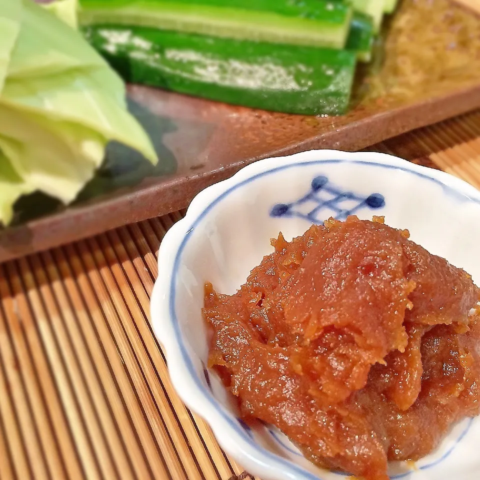 Snapdishの料理写真:そのままでも調味料にも！万能ピリ辛ニンニク味噌|Lizさん