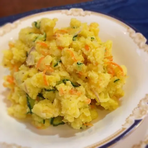 隠し味でコクUP！お弁当にも♪カレー風味のポテトサラダ|Lizさん