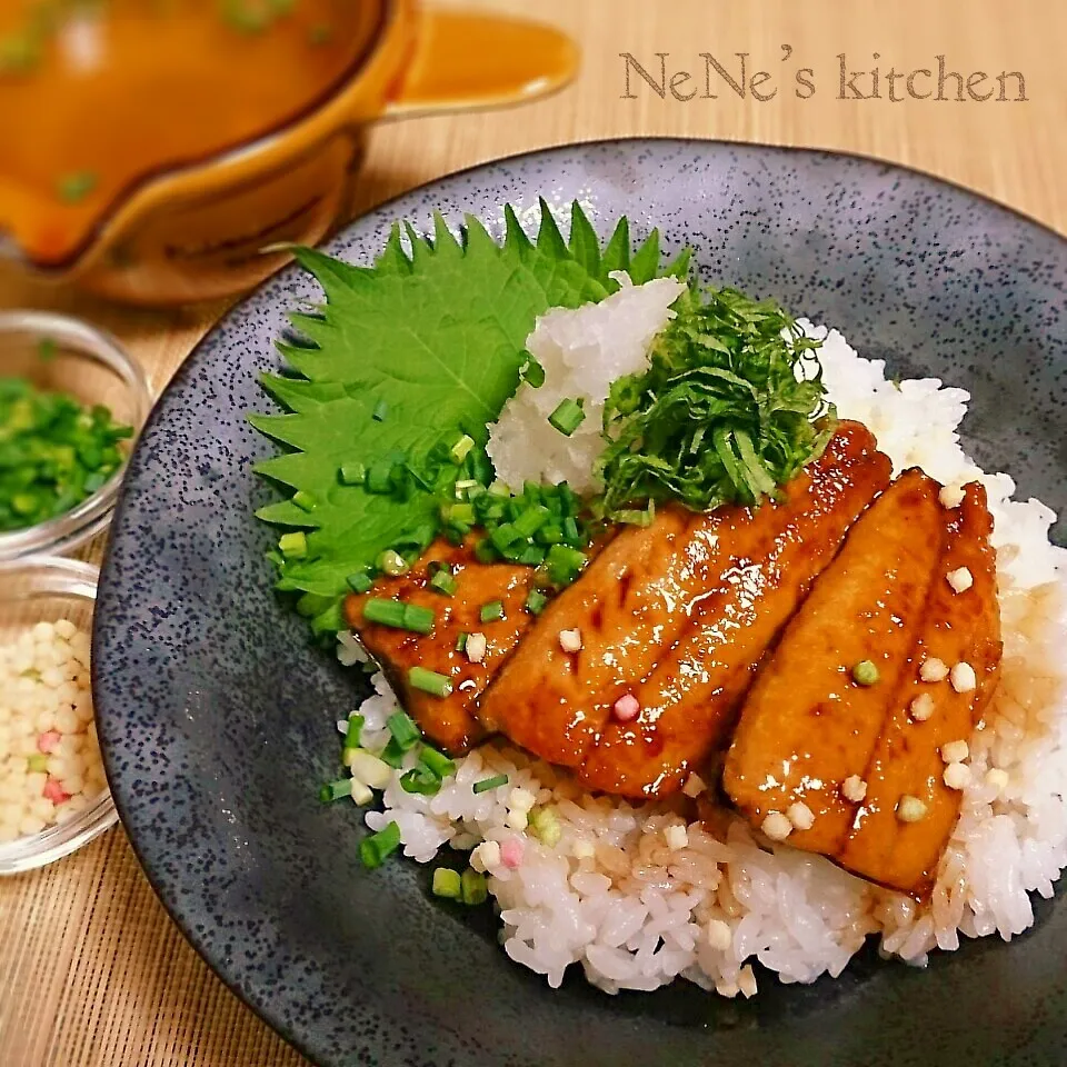 あくえc.のさんまの蒲焼き→ハッチさんの丼→ひつまぶし|NeNeさん