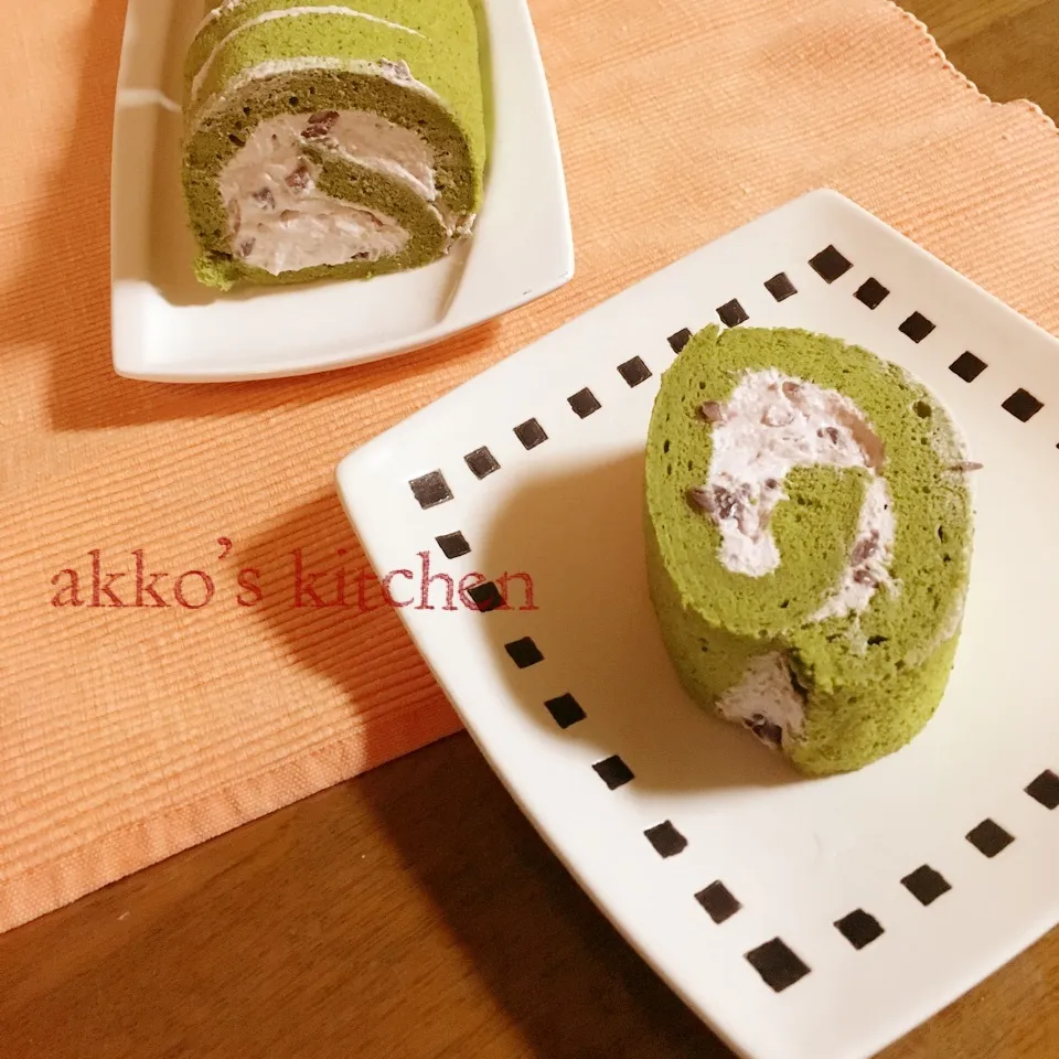 Snapdishの料理写真:小豆クリームで抹茶ロールケーキ❤️|akkoさん