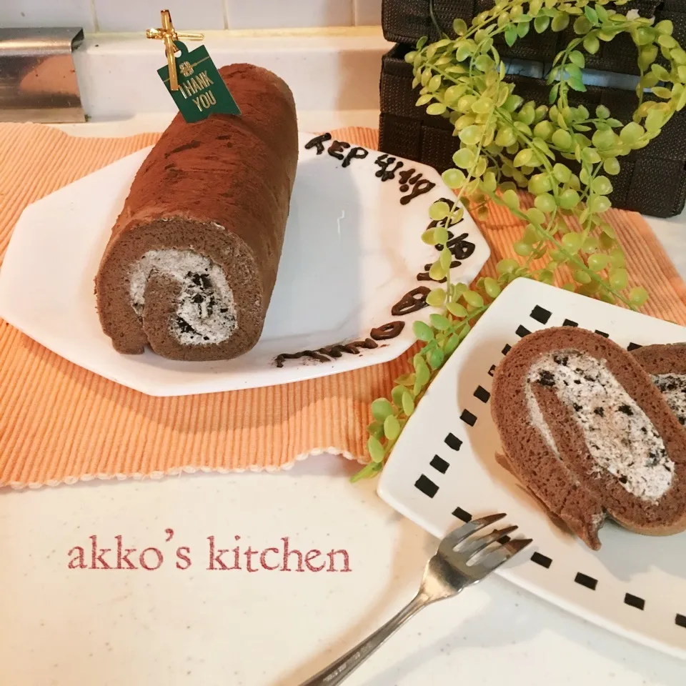 Snapdishの料理写真:✨オレオ生クリでロールケーキ✨|akkoさん