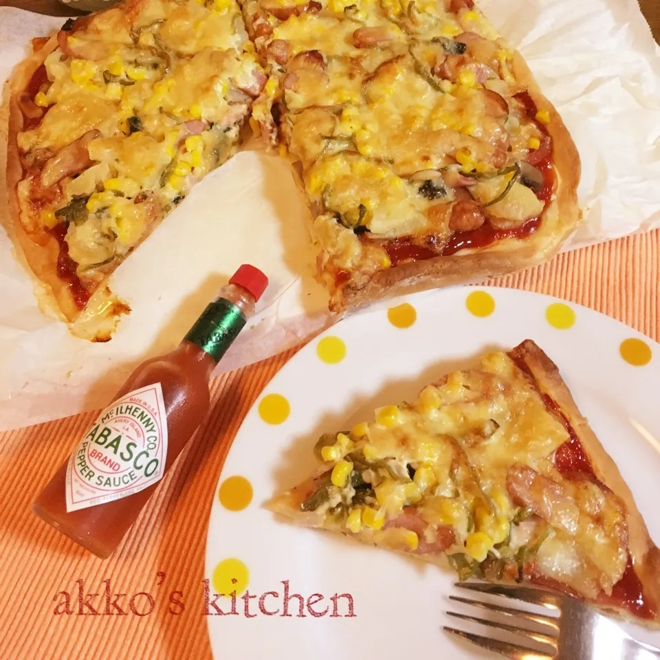 Snapdishの料理写真:ボリュームたっぷり熱々っ❤️pizza✨|akkoさん