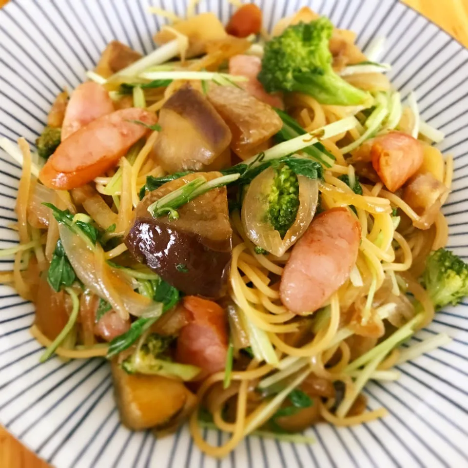 野菜とウィンナーのにんにく醤油パスタ^_^|Daikiさん