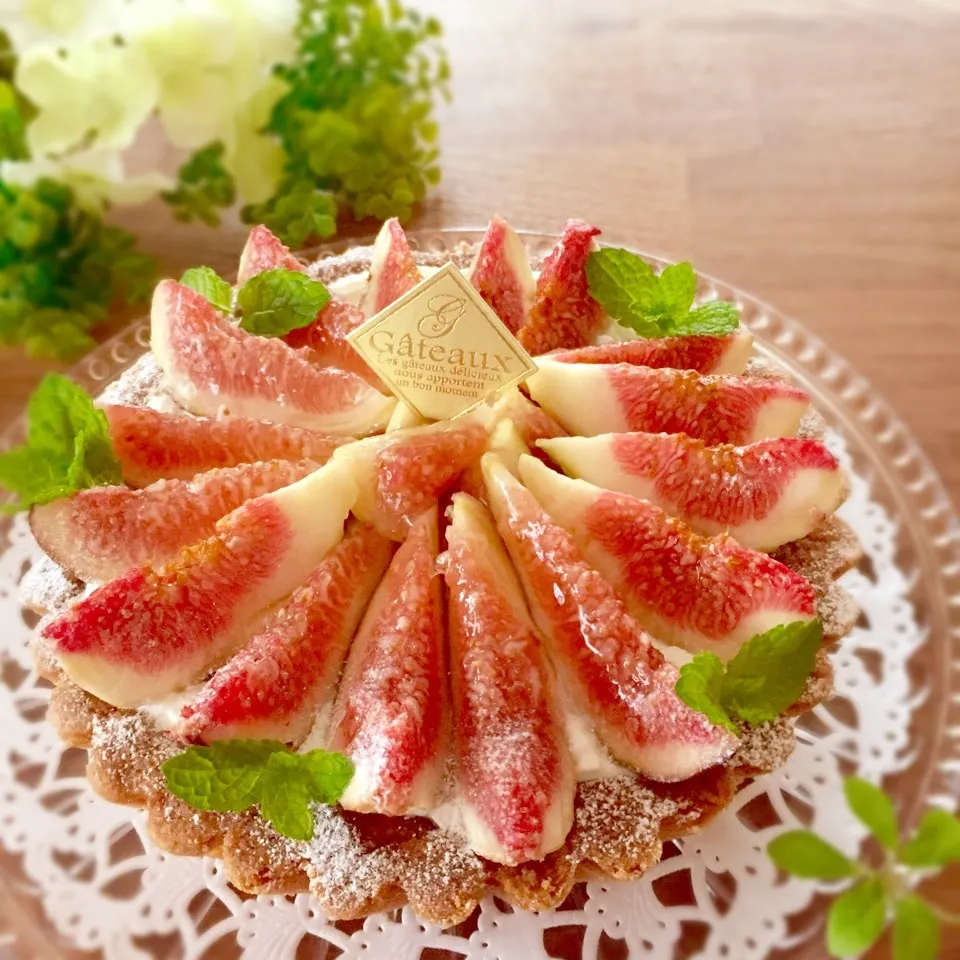 Snapdishの料理写真:chiffonチャン☆祝800☆無花果タルトでおめでとう♪|rinrinさん