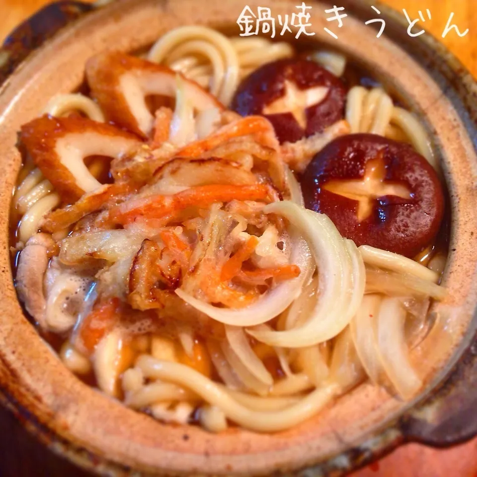 Snapdishの料理写真:寒いので鍋焼きうどん^ ^|Daikiさん