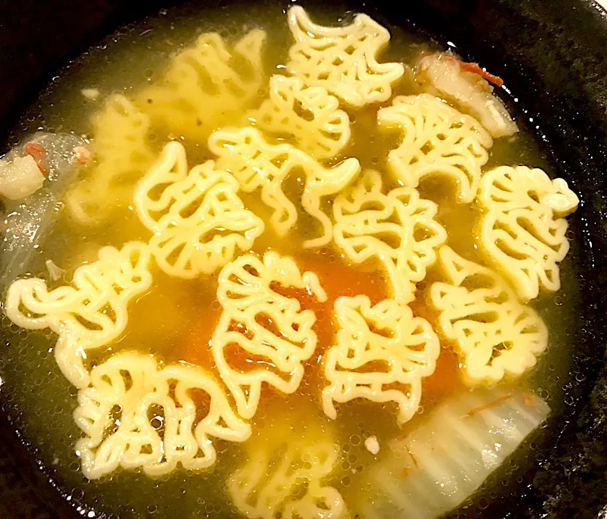 恐竜パスタスープ🦕🍝🦖|みうのすけさん