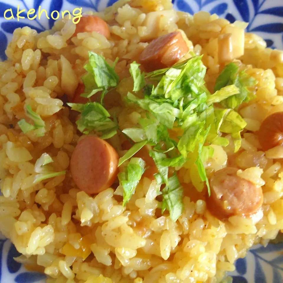 Snapdishの料理写真:炊飯器でカレーピラフなお昼ごはん♡|Daikiさん