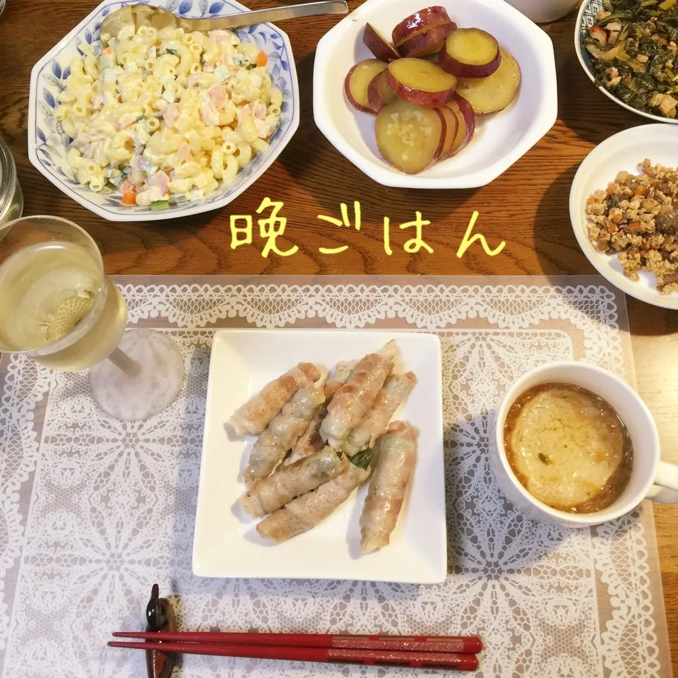 Snapdishの料理写真:アスパラ肉巻き、マカロニサラダ、薩摩芋甘煮、オニオンスープ|yakinasuさん