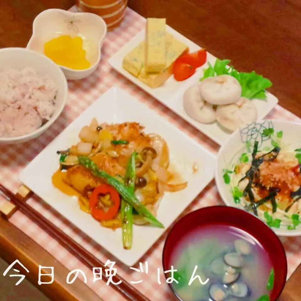 Snapdishの料理写真:カレイのオニオンソースがけ|かおりんさん