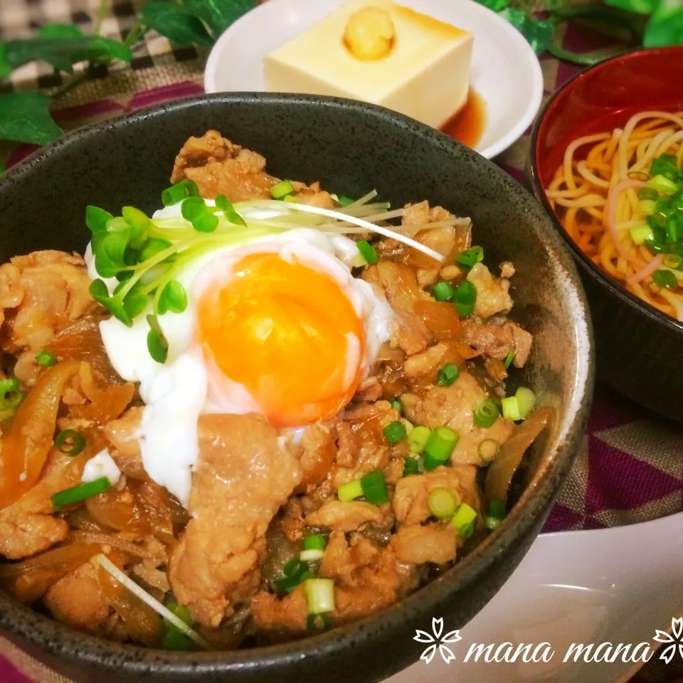 ユッキーちゃん1400祝❤️すき焼き丼温玉のせ♪|まなまな♡さん