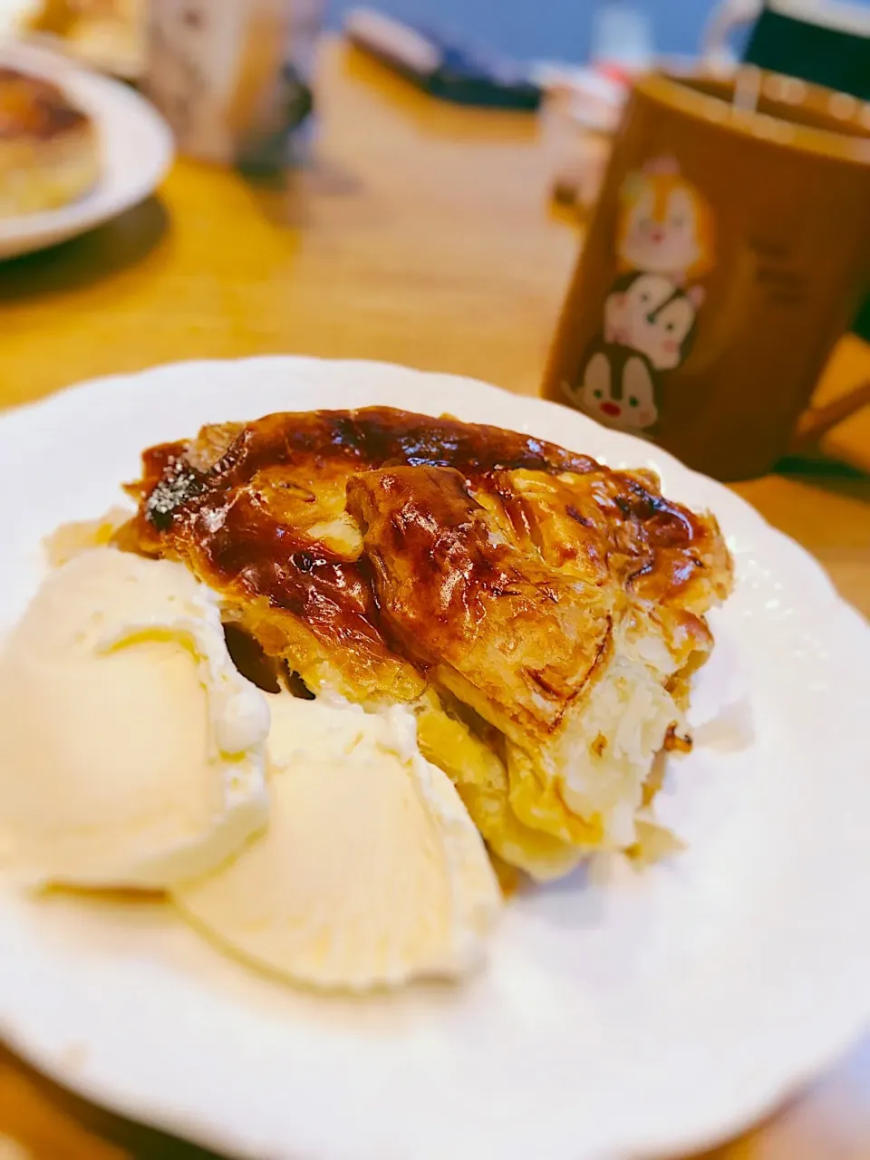 アップルパイ🍎バニラアイス添え|めぐみさん