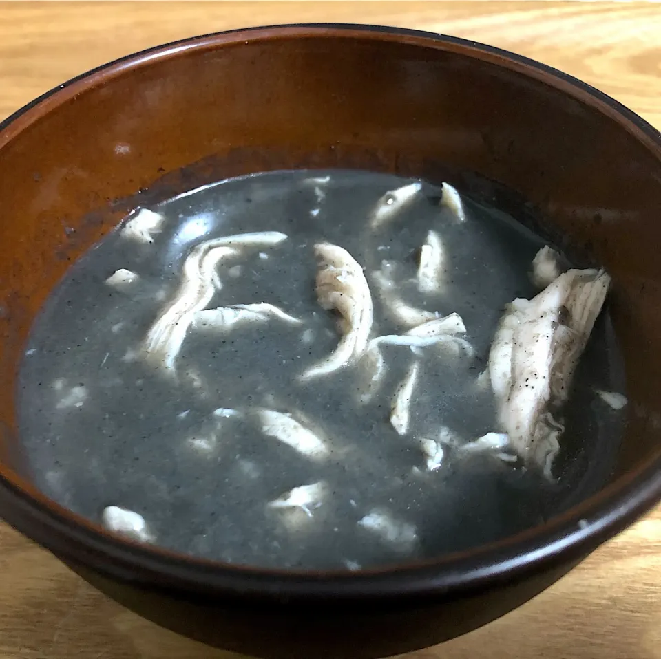 Snapdishの料理写真:黒ごま参鶏湯|まぁたんさん