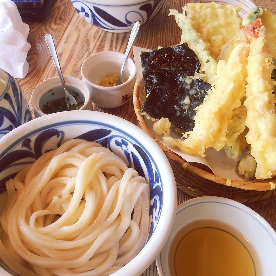 お昼は手打ちうどん♡|まなまな♡さん