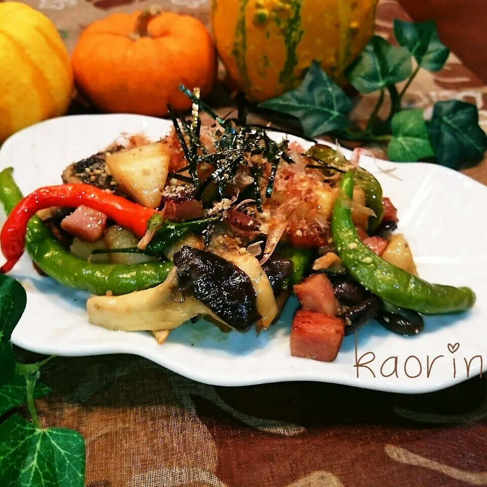 Snapdishの料理写真:焼きおつまみサラダ！長芋と霜降りひらたけのおかか和え❤|かおりん✴︎❤︎さん