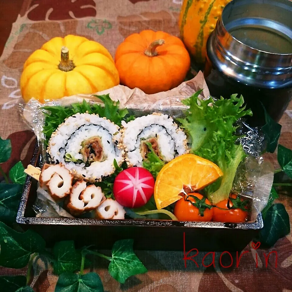 今日の旦那弁♪白黒ミックスゴマの逆ロール弁当♪|かおりん✴︎❤︎さん