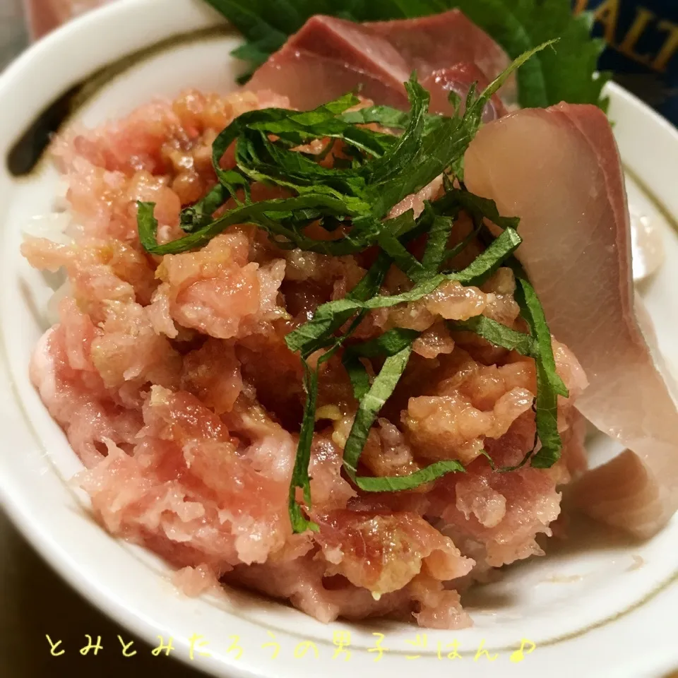 青じそ✖︎マグロ✖︎ツバス丼♪|とみとみたろうの男子ごはん♪さん