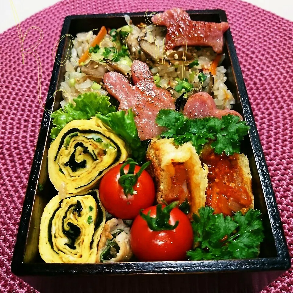 今日の旦那弁♪きのこの炊き込みご飯弁当|かおりん✴︎❤︎さん