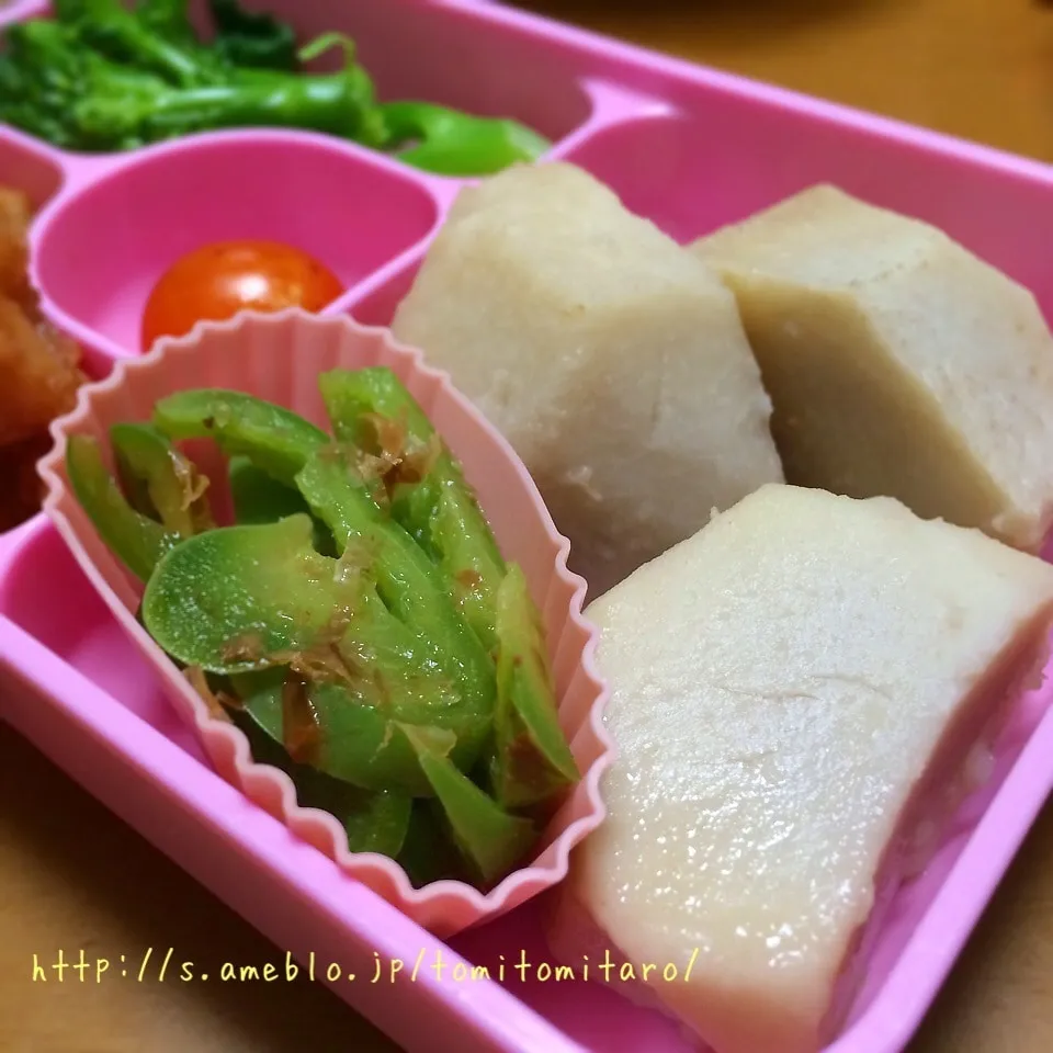 Snapdishの料理写真:赤芽セレベス里芋の煮物弁当〜♪|とみとみたろうの男子ごはん♪さん