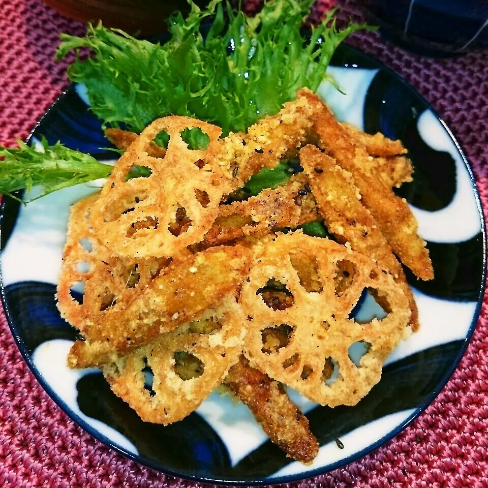 カリカリごぼうとレンコンのスパイシー揚げ♪|かおりん✴︎❤︎さん