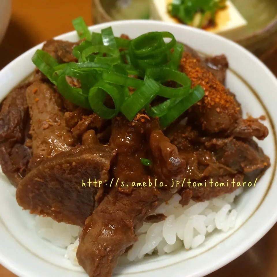 どて丼♪|とみとみたろうの男子ごはん♪さん