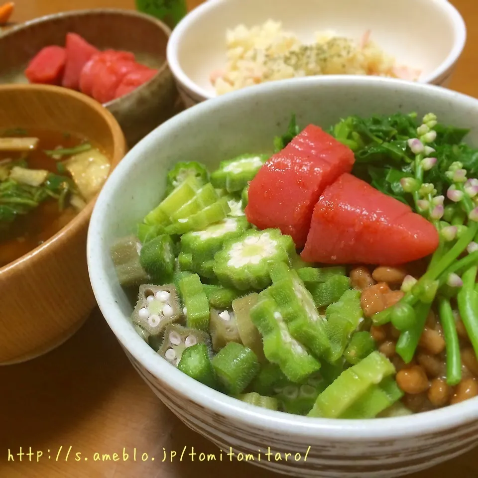 Snapdishの料理写真:卵かけごはんな夕飯♪|とみとみたろうの男子ごはん♪さん