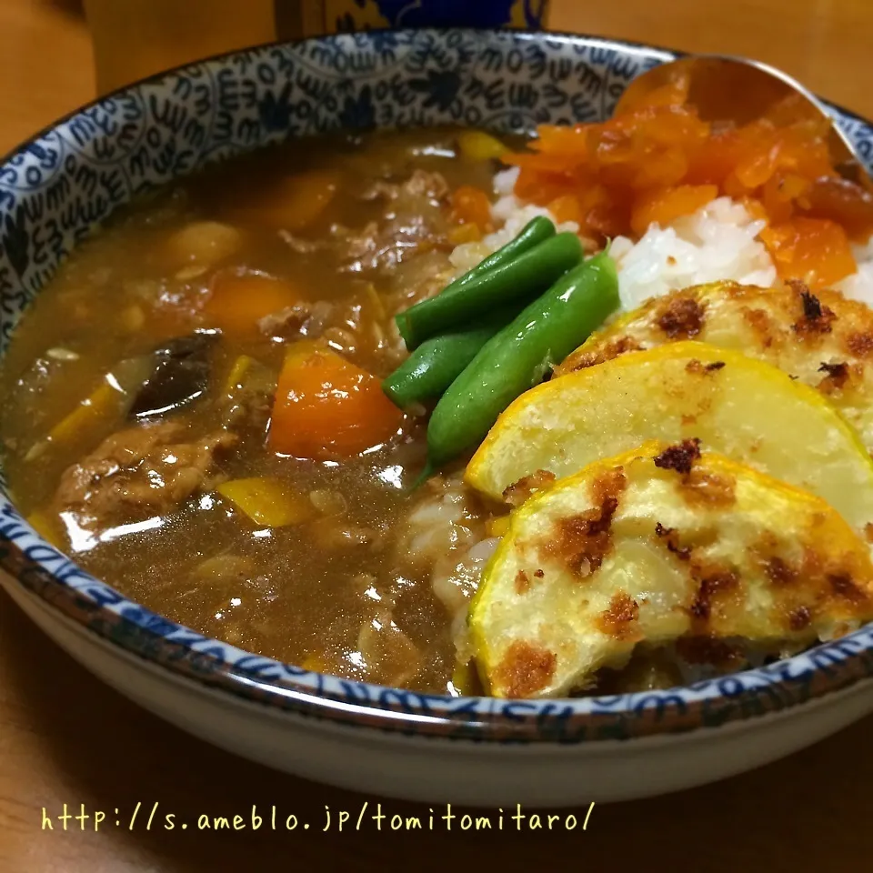 黄色ズッキーニと茄子入りの夏カレー♪|とみとみたろうの男子ごはん♪さん