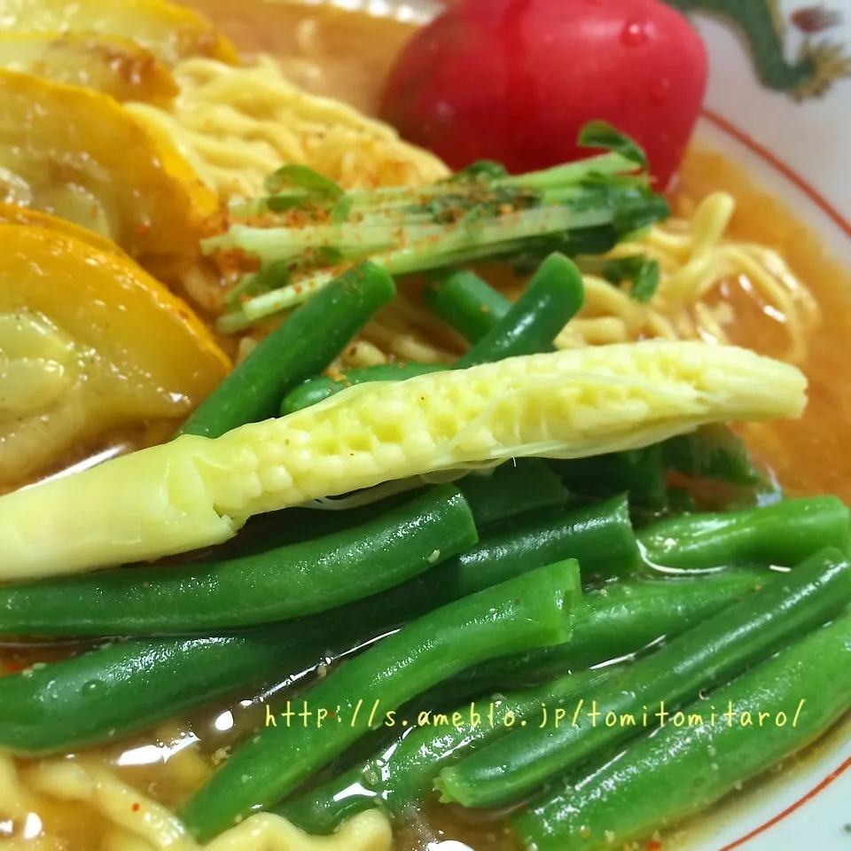 採りたてヤングコーン入り！味噌ラーメン♪|とみとみたろうの男子ごはん♪さん