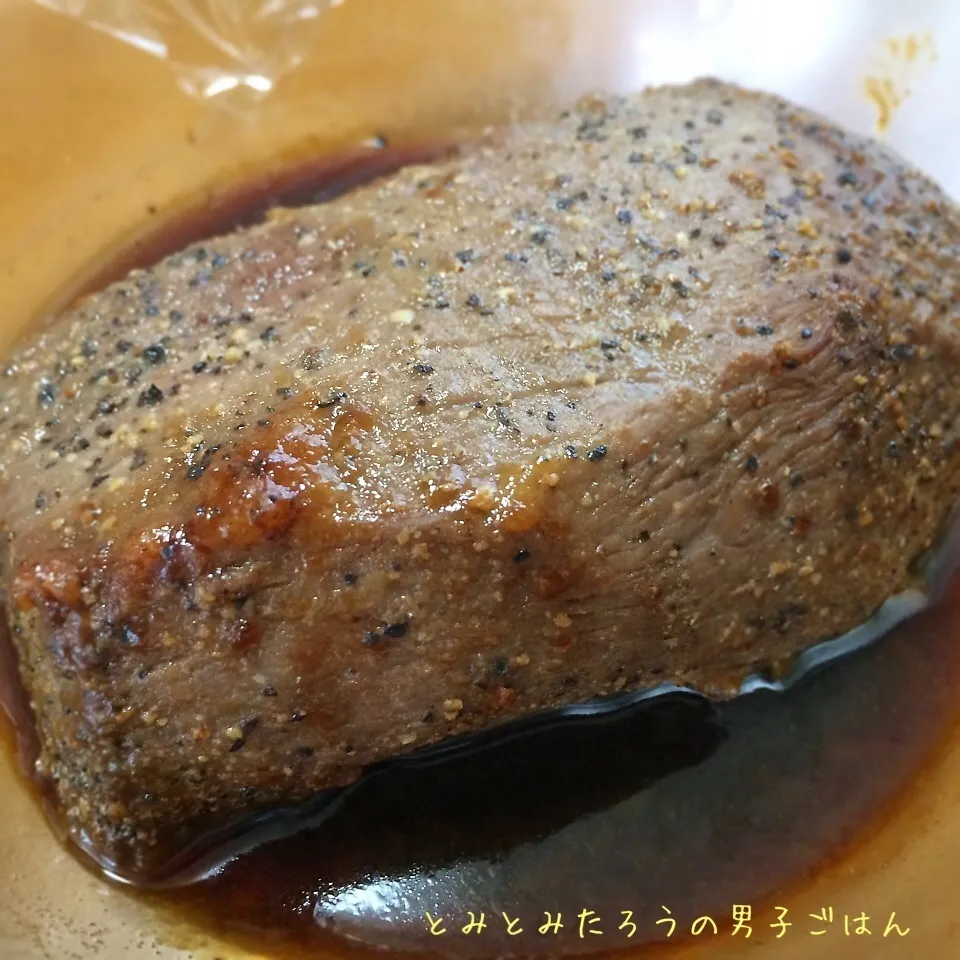 熟成肉のローストビーフ塊〜♪|とみとみたろうの男子ごはん♪さん