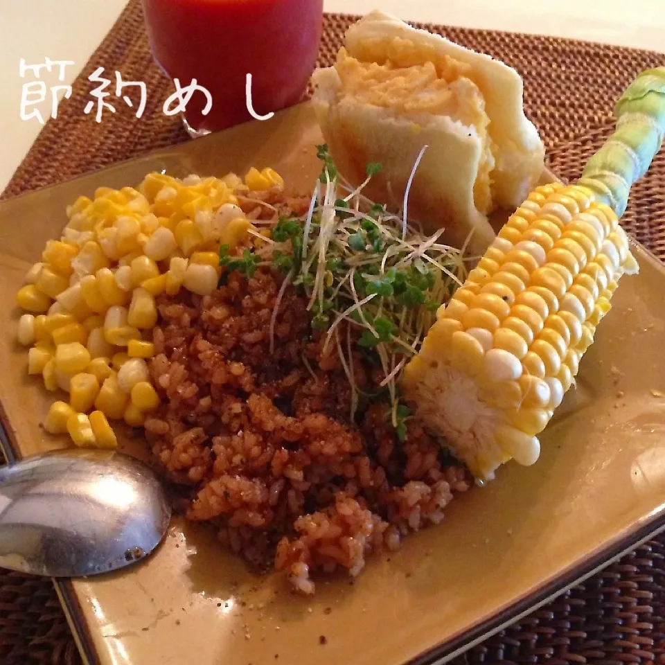 Snapdishの料理写真:お財布がさみしい時にオススメ牛脂で作るガーリックライス|mamaroaさん