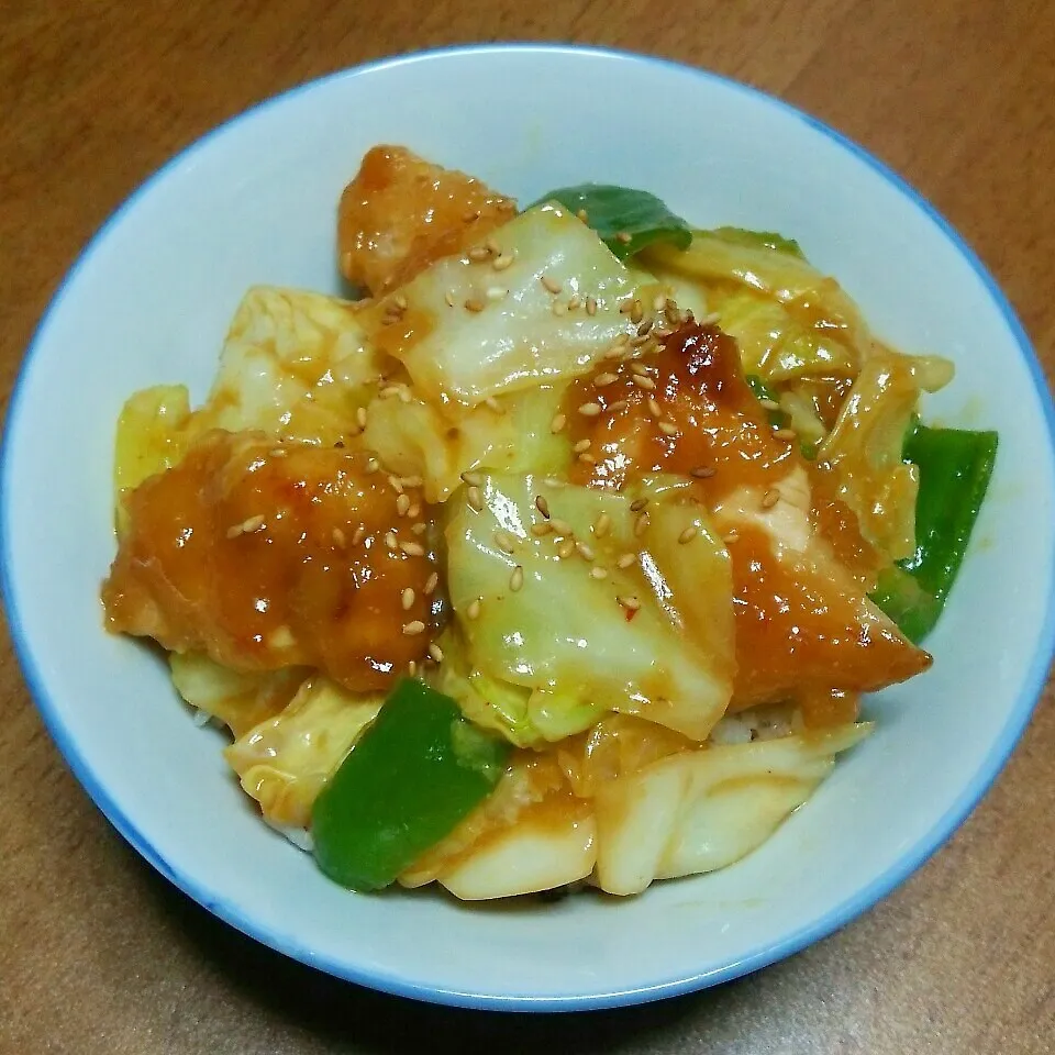 鶏むね肉の回鍋肉丼|ひろにぃさん