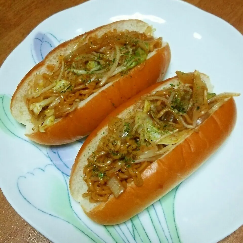 焼きそばパン|ひろにぃさん