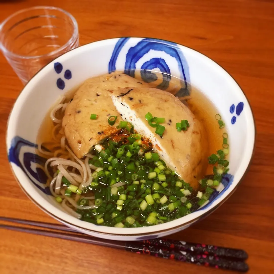 Snapdishの料理写真:巨大がんも蕎麦|らんまるさん