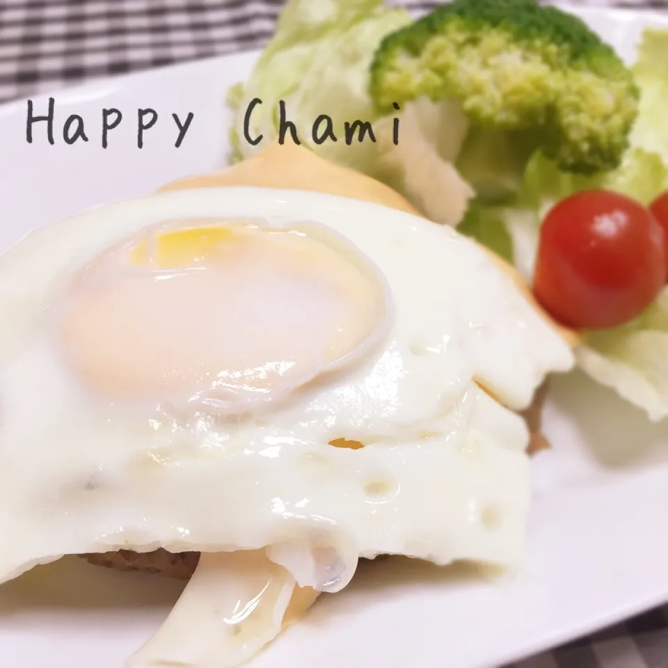 目玉焼きのせハンバーグ|chamiさん